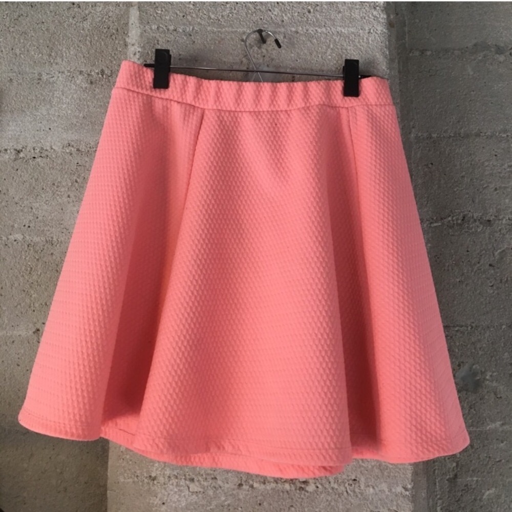 Hot pink pleated H&M skater skirt!